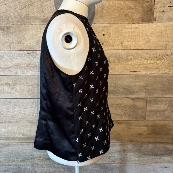 Vintage Saint Nouvaro‎ women’s black embellished sleeveless blouse - Picture 4 of 12